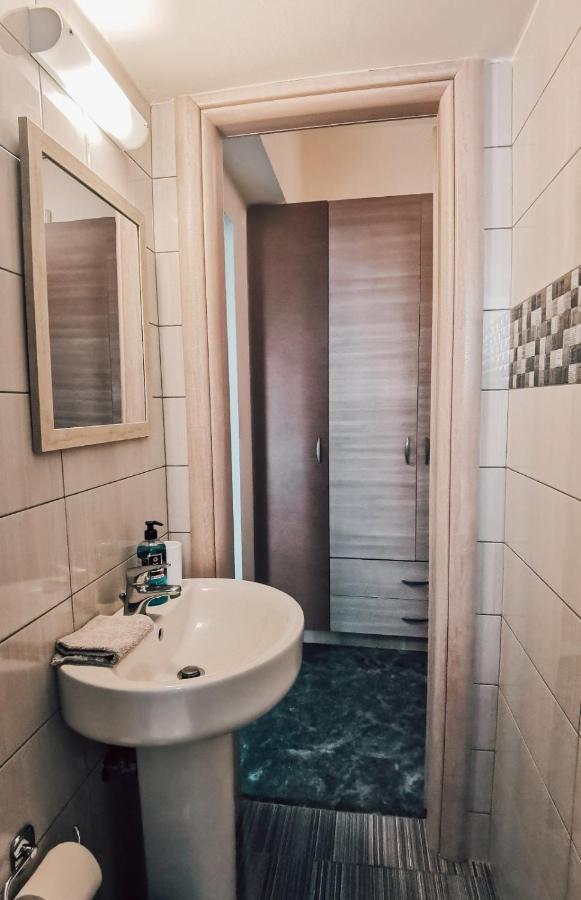 Efrosini Downtown Apartment Chalkís Zewnętrze zdjęcie
